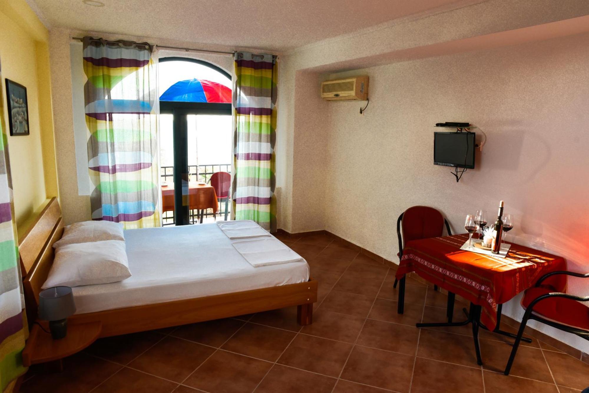 Apartments Susanna Ulcinj Rom bilde