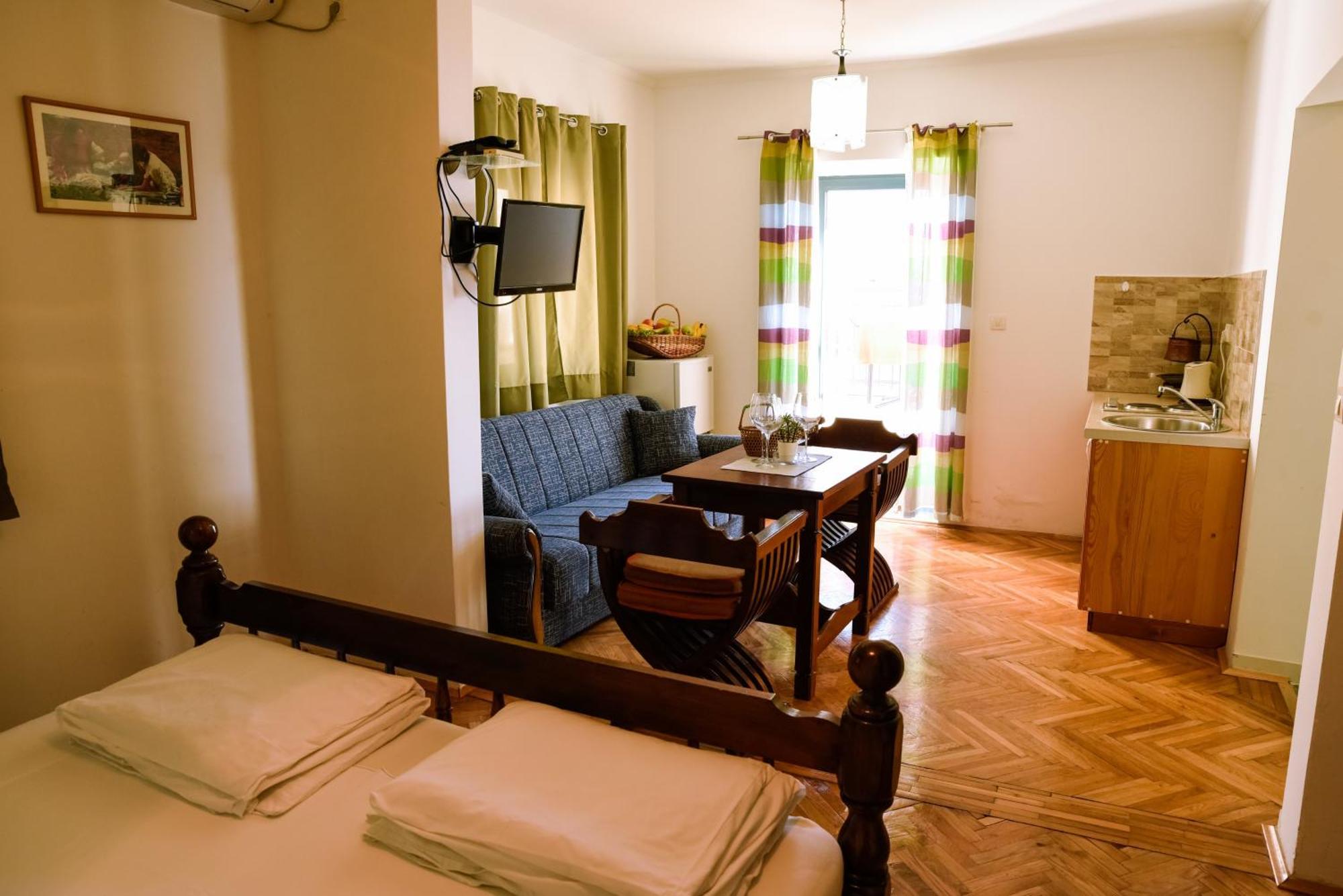 Apartments Susanna Ulcinj Rom bilde