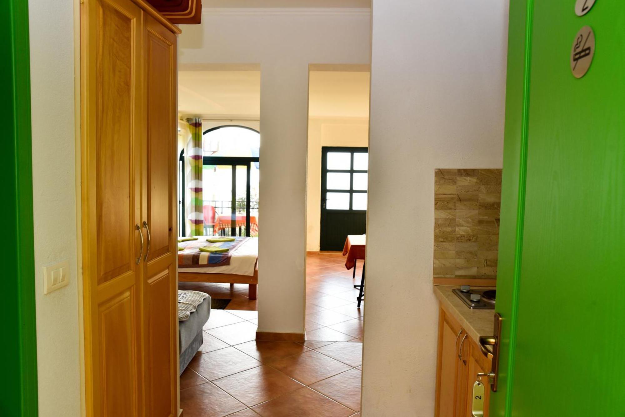 Apartments Susanna Ulcinj Rom bilde