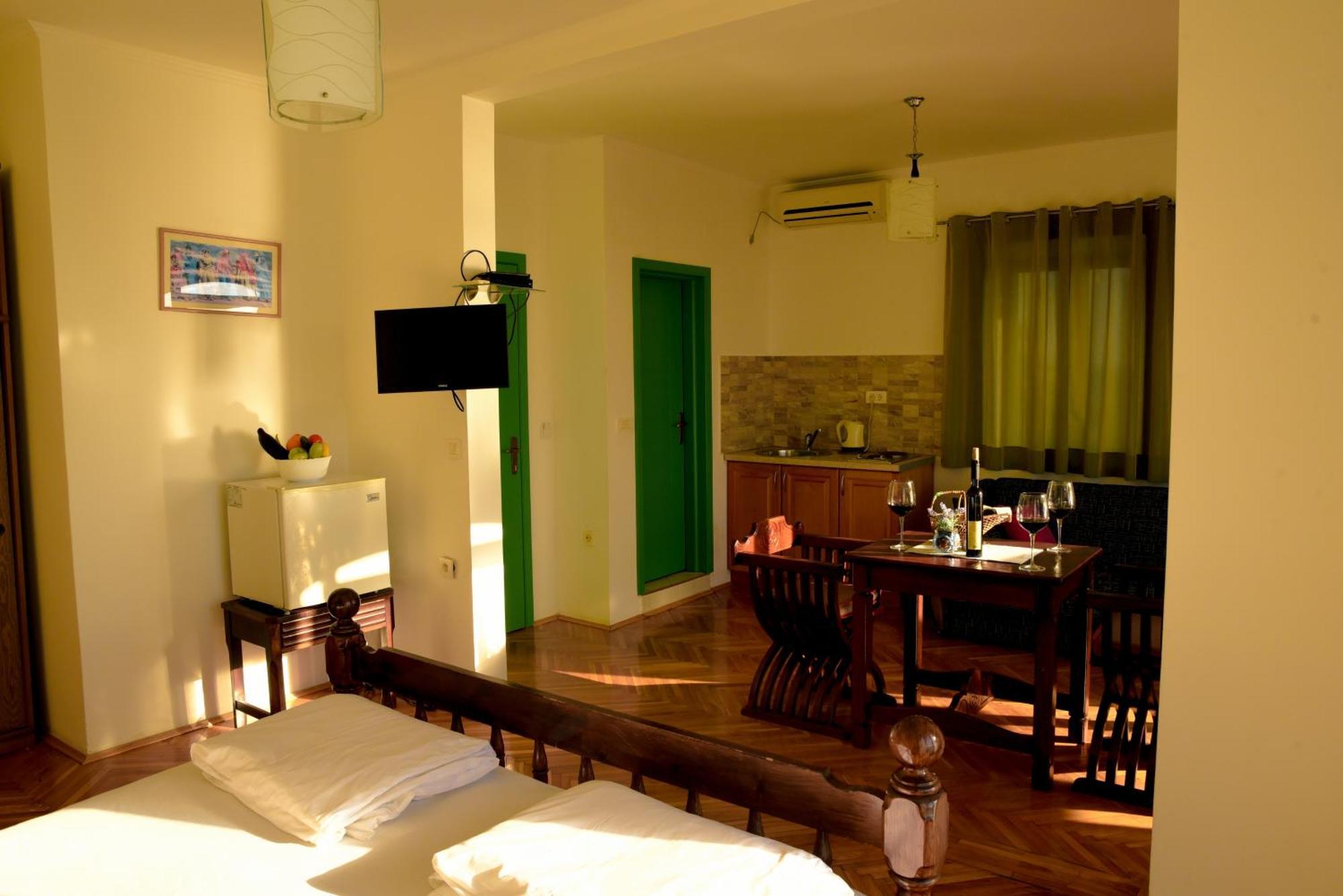 Apartments Susanna Ulcinj Rom bilde