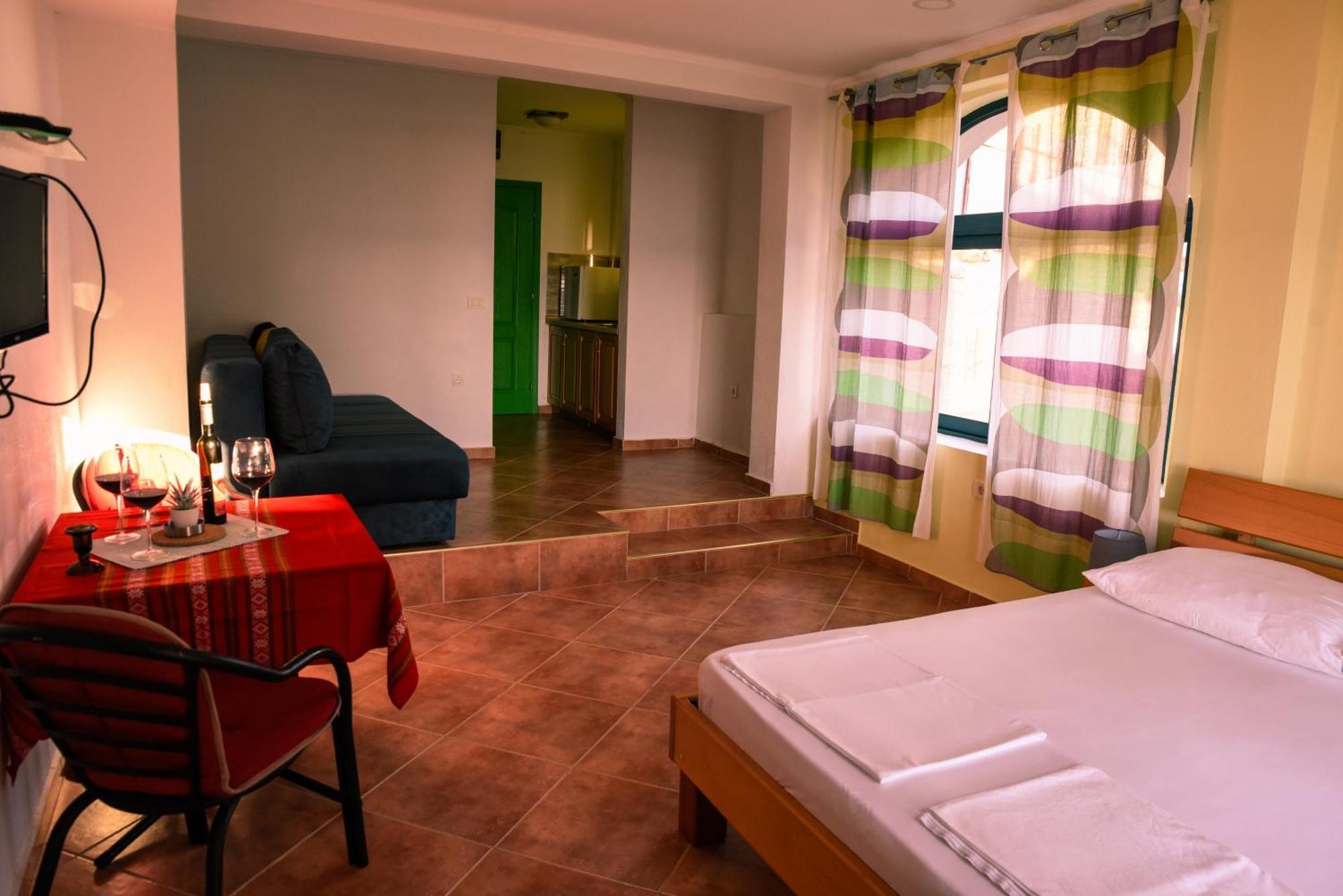 Apartments Susanna Ulcinj Rom bilde