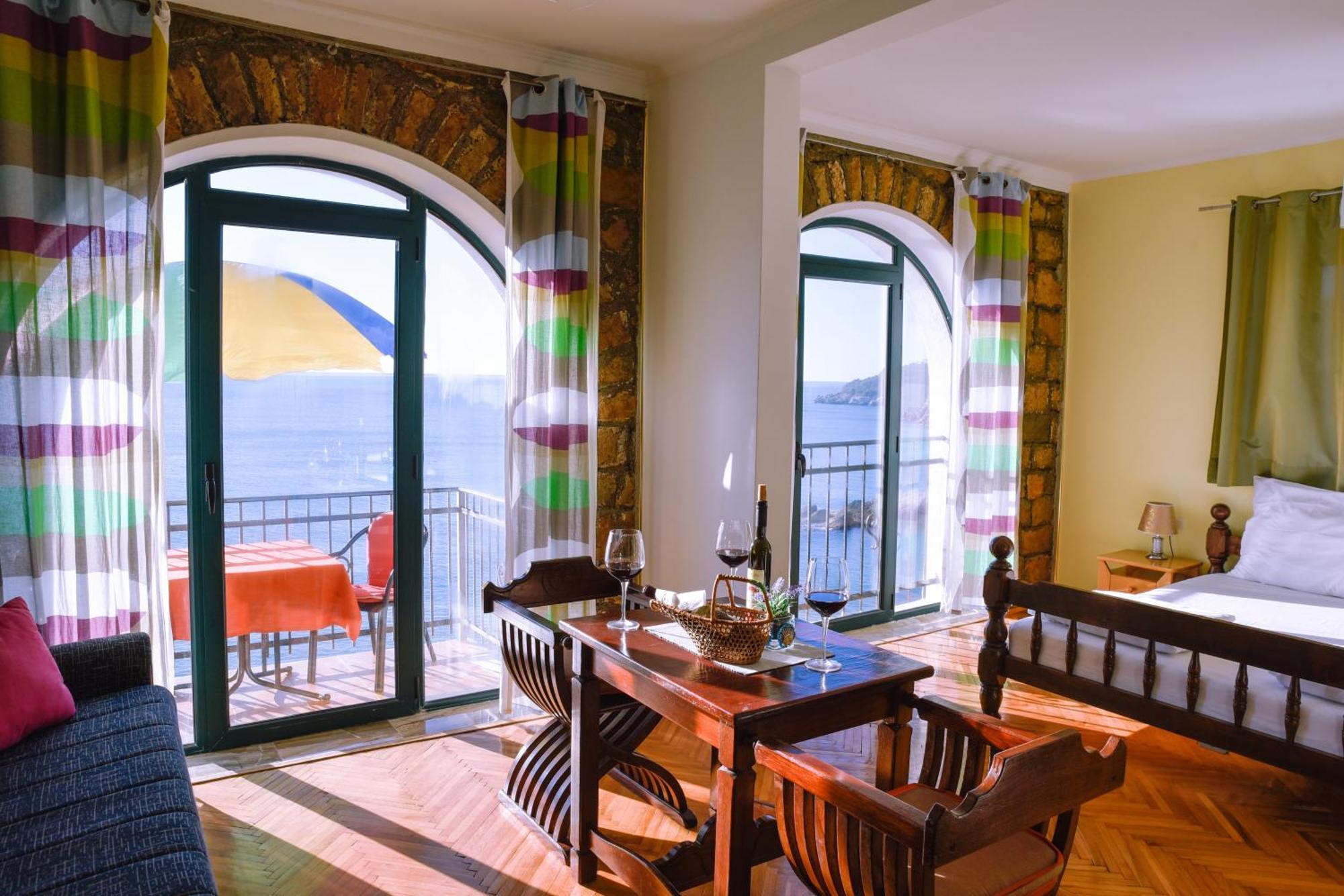 Apartments Susanna Ulcinj Rom bilde